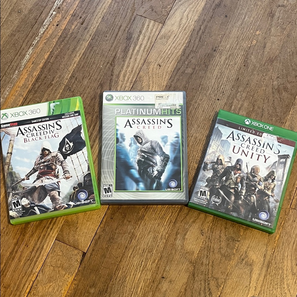 Xbox Assassin's Creed Game Bundle - Green Cases